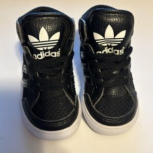 Adidas Hard Court Hi Top Toddler Sneaker Size 5